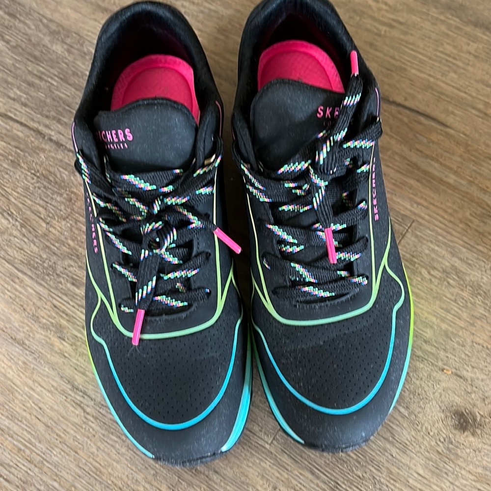 Sketchers size 9